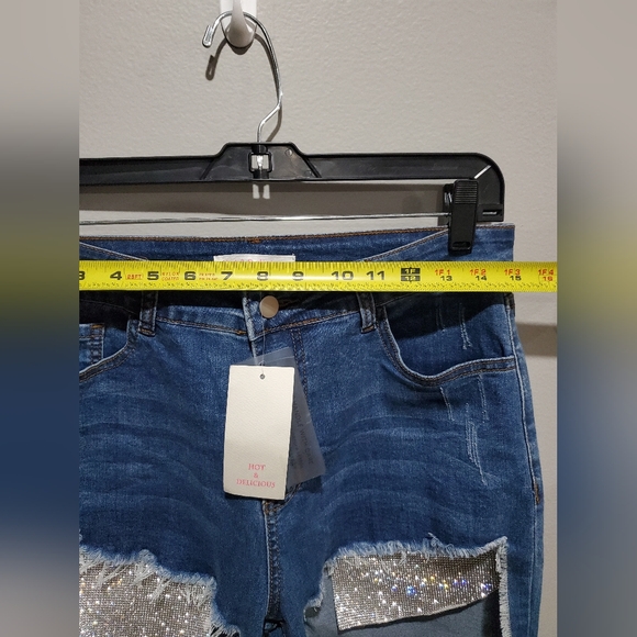 Hot & Delicious Blue Jeans with Silver Sequin Pockets NWT - Picture 5 of 8